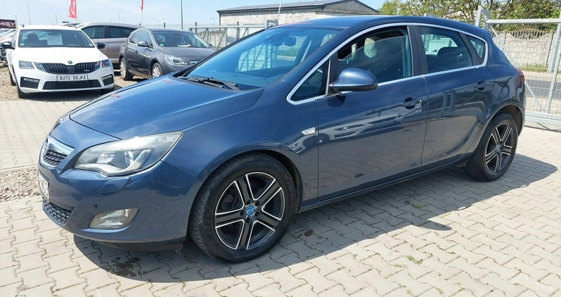 Opel Astra cena 23900 przebieg: 213730, rok produkcji 2010 z Kazimierza Wielka małe 781